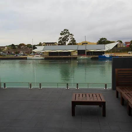 Ulverstone Waterfront Apartments Exterior photo
